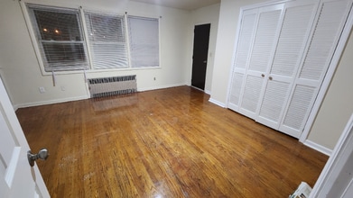 90 Schuyler Ave, Unit 1 in Kearny, NJ - Foto de edificio - Building Photo