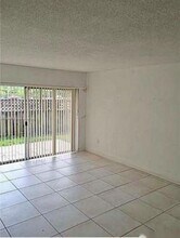 4160 NW 79th Ave-Unit -1F in Doral, FL - Building Photo - Building Photo