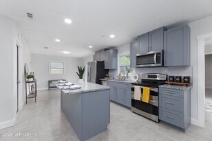 7869 Jolliet Dr in Jacksonville, FL - Building Photo