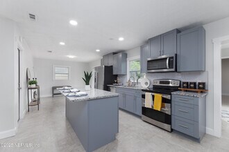 7869 Jolliet Dr in Jacksonville, FL - Building Photo - Building Photo