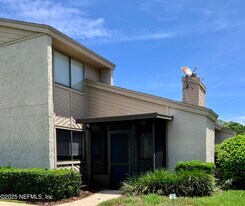 2124 Sea Hawk Dr in Palm Valley, FL - Building Photo