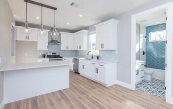 8006 Gault St in Austin, TX - Building Photo - Building Photo