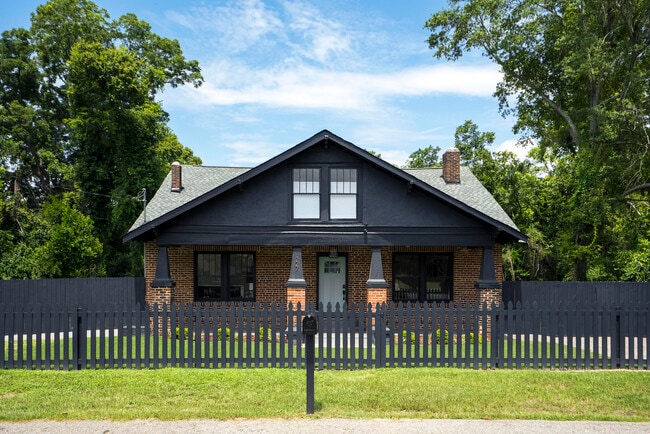 property at 227 Kershaw St NE