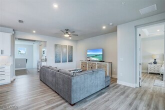 4705 Arboretum Cir in Naples, FL - Foto de edificio - Building Photo