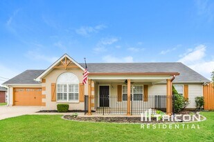 2108 Montgomery Ln in La Vergne, TN - Building Photo