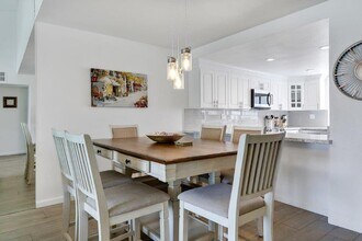 74 Avenida Las Palmas in Rancho Mirage, CA - Building Photo - Building Photo