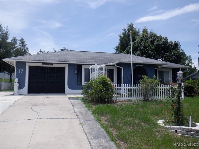 property at 3790 N Honeylocust Dr