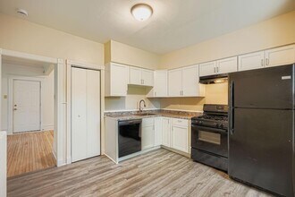 595 Hawthorne Ave E in St. Paul, MN - Building Photo - Building Photo