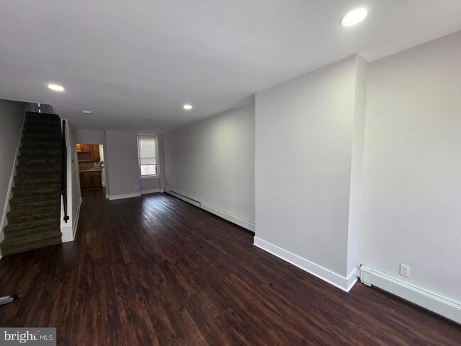 property at 930 S Clinton Ave
