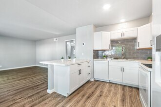 1560 Lander St in Reno, NV - Building Photo - Building Photo