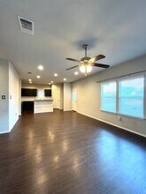 10011 Raspberry Oak in San Antonio, TX - Building Photo - Building Photo