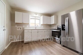 4717 Monmouth Dr in Charlotte, NC - Building Photo - Building Photo