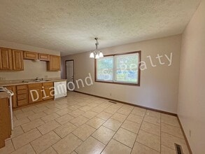 1412 W Berkeley St in Springfield, MO - Foto de edificio - Building Photo