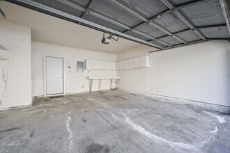 338 Wilcrest Dr in Houston, TX - Building Photo - Building Photo