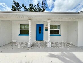 7838 Causeway Blvd N in St. Petersburg, FL - Building Photo - Building Photo