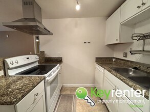 323 S 30th St in Tacoma, WA - Building Photo - Building Photo