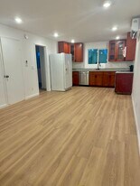 1880 Phillips Ln in Antioch, CA - Building Photo