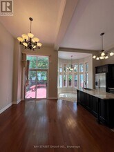 52 Queensway Dr in Richmond Hill, ON - Building Photo - Building Photo