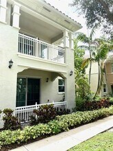 2917 Cascada Isle Way in Hollywood, FL - Building Photo - Building Photo
