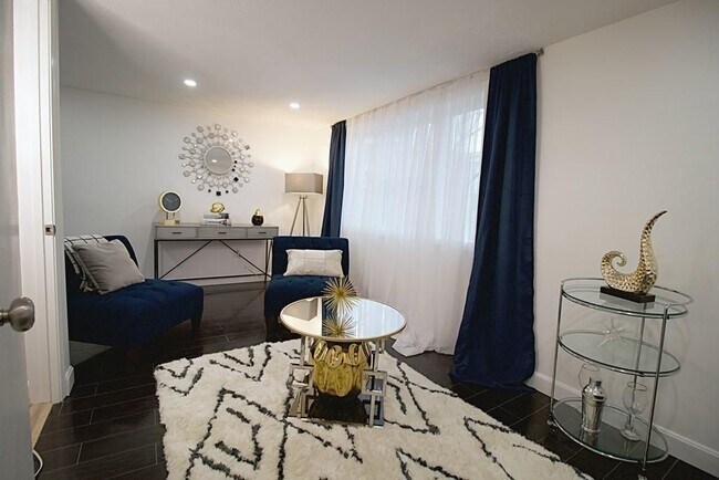 11 Trenton St, Unit 4 in Boston, MA - Foto de edificio - Building Photo