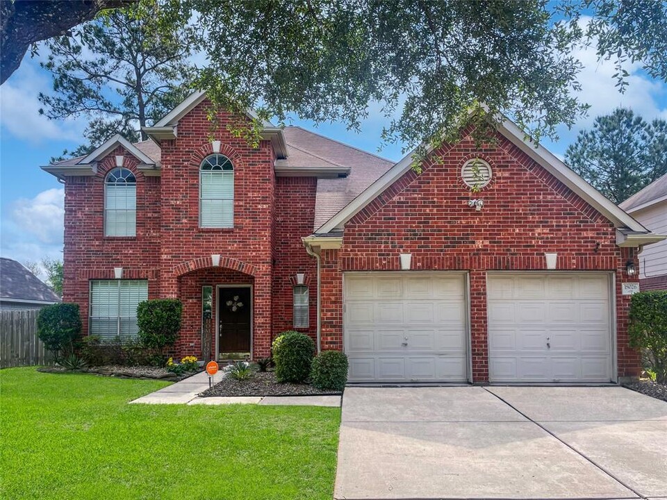 18026 Landing Brook Dr in Humble, TX - Building Photo