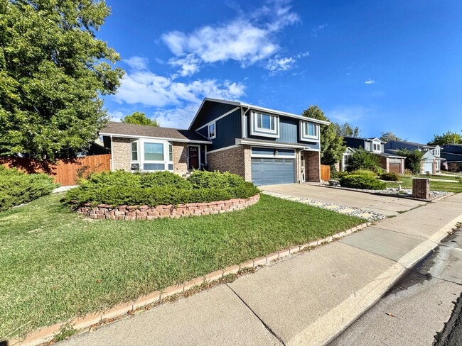 18203 E Berry Dr in Centennial, CO - Building Photo - Building Photo