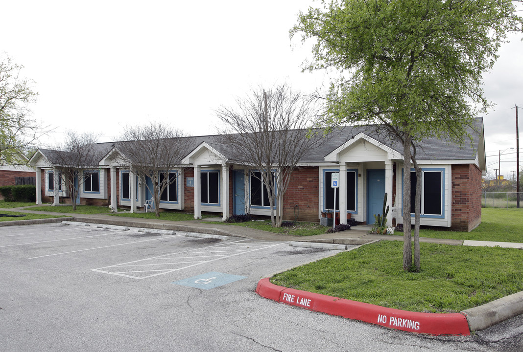 Viceroy Apartments in San Antonio, TX - Foto de edificio