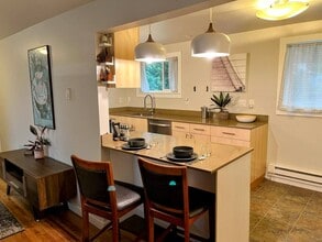 22418 77th Ave W, Unit Entire Home in Edmonds, WA - Building Photo - Building Photo