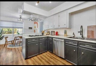 3107 Cherry Creek Dr in Missouri City, TX - Building Photo - Building Photo