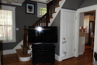 162 Jersey St in Marblehead, MA - Building Photo - Building Photo