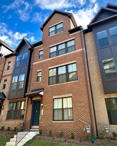 7302 Mountaineer Dr in Alexandria, VA - Building Photo