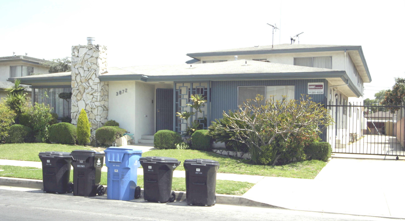 3870 S Bronson Ave in Los Angeles, CA - Building Photo