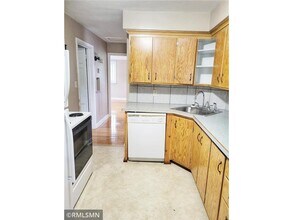 823 Elm St in Hudson, WI - Building Photo - Building Photo