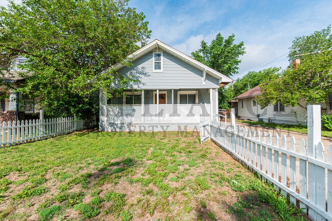 property at 719 S Glenn St