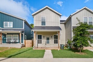 1421 S Duncan Ave in Fayetteville, AR - Building Photo