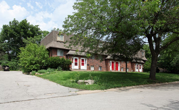 9824-9846 Locust St in Kansas City, MO - Foto de edificio - Building Photo