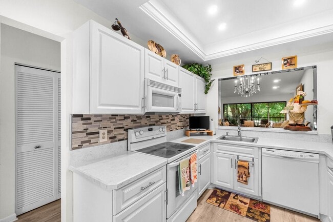 5087 Oakhill Ln in Delray Beach, FL - Building Photo - Building Photo