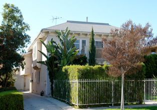 1747 Kenmore Ave in Los Angeles, CA - Building Photo - Building Photo