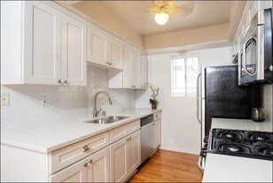 2479 Barry Ave in Los Angeles, CA - Building Photo