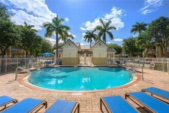 8964 W Flagler St in Miami, FL - Building Photo - Building Photo