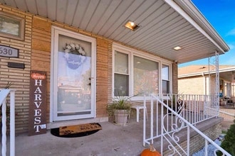 8630 S Komensky Ave in Chicago, IL - Foto de edificio - Building Photo