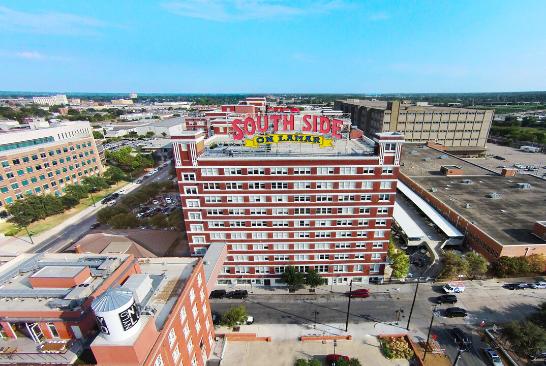 South Side On Lamar in Dallas, TX - Building Photo