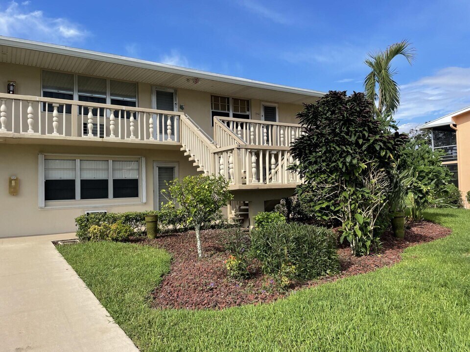 247 Sheffield K in West Palm Beach, FL - Building Photo
