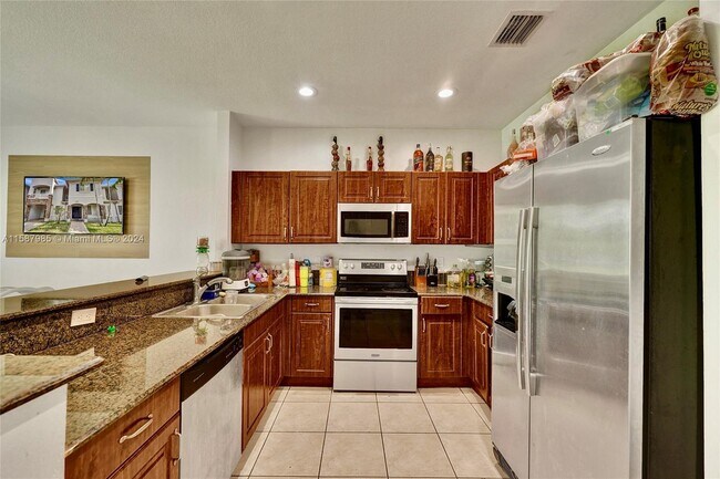 8271 SW 29th St in Miramar, FL - Building Photo - Building Photo