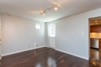 2218 E Oakdale St in Philadelphia, PA - Building Photo - Building Photo