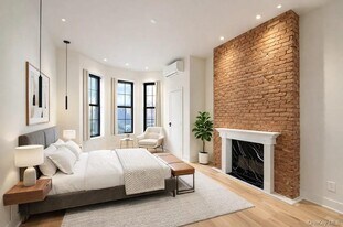 152 N 10th St in Brooklyn, NY - Building Photo