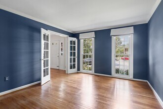892 Van Dusen Ct in Great Falls, VA - Building Photo - Building Photo