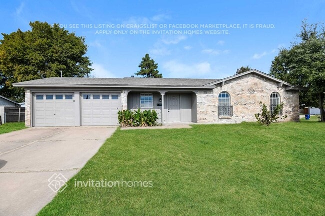 property at 318 SW Murphy Rd