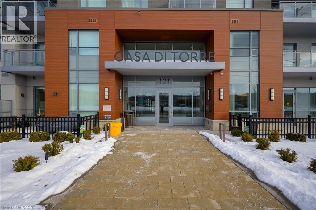 121 Hwy 8 in Stoney Creek, ON - Building Photo