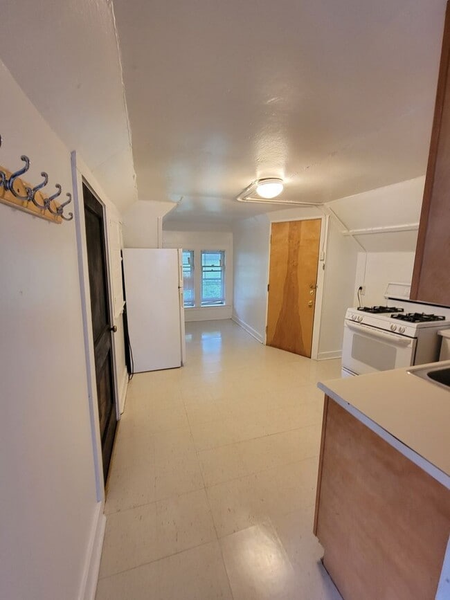 property at 620-22 Fellows Ave